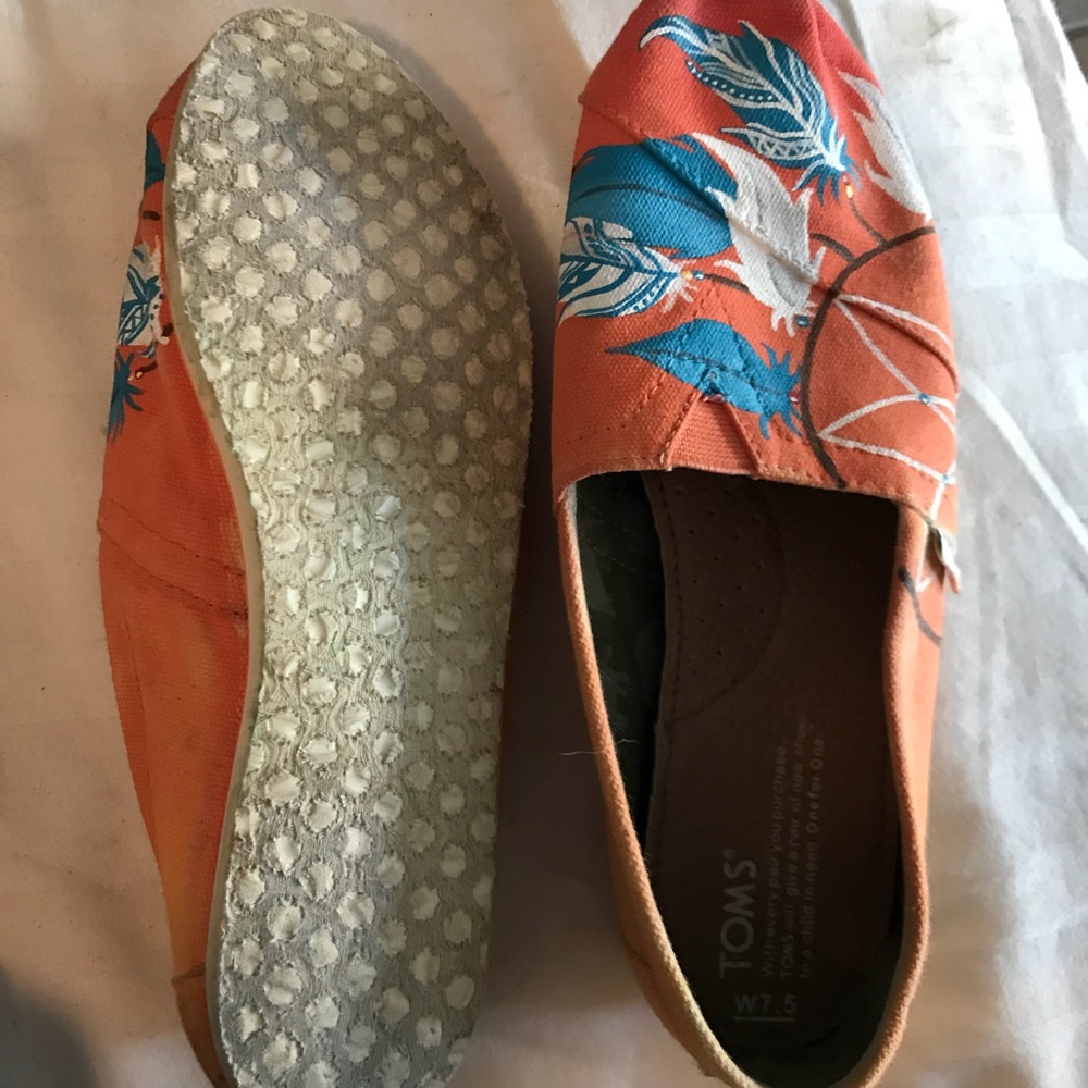 Toms slip ons